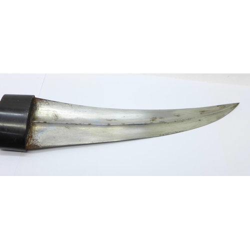 860b - An Indian jambiya dagger with scabbard, 38cm with scabbard