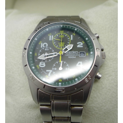 868 - A Seiko chronograph wristwatch, with box