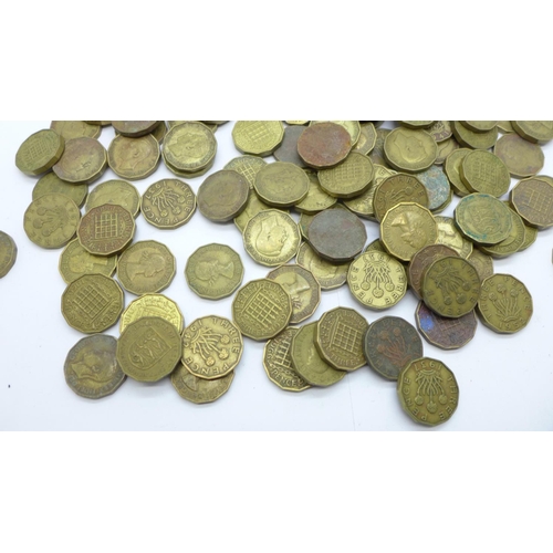 882 - Approximately 120 3d coins, George VI and Elizabeth II