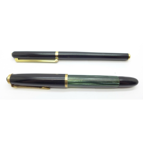 905 - A Pelikan fountain pen with 14ct gold nib and an élysée fountain pen