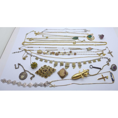 914 - Costume jewellery