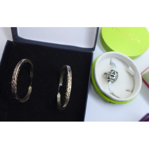 948 - Assorted silver jewellery, boxed