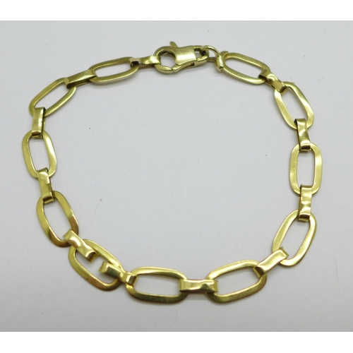 974 - A 9ct gold bracelet, 3.7g