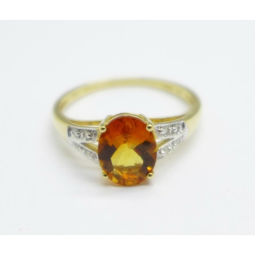 992 - A 9ct gold Santa Ana citrine ring with diamond shoulders, with certificate, 2.5g, U