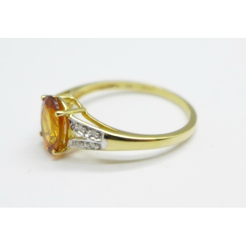 992 - A 9ct gold Santa Ana citrine ring with diamond shoulders, with certificate, 2.5g, U