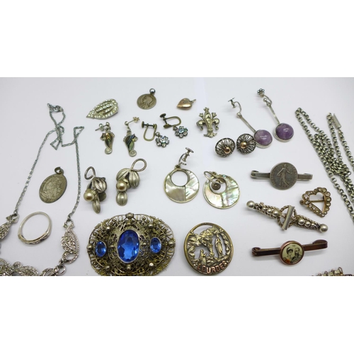 994 - A collection of jewellery, including six pairs of earrings, two bracelets, seven brooches, two pins ... 