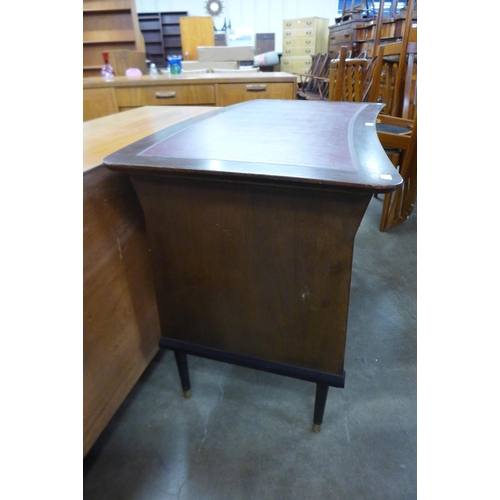 157 - A tola wood desk