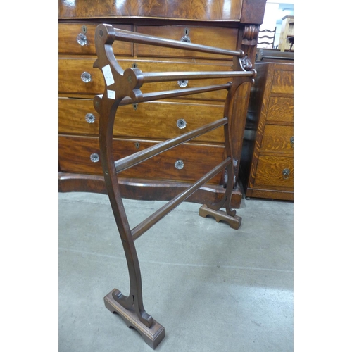 167 - A Victorian mahogany towel rail