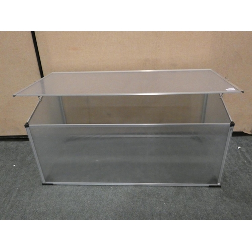 3140 - A plastic/metal framed outdoor grow box