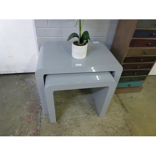 1405 - A grey high gloss nest of two tables * this lot is subject to VAT