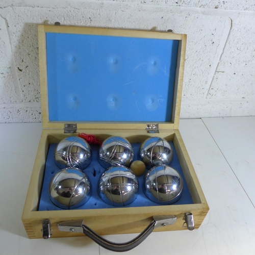 2114 - Traditional French boule set in wooden case