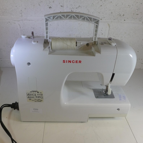 2151 - Singer sewing machine with pedal (Model 2250)