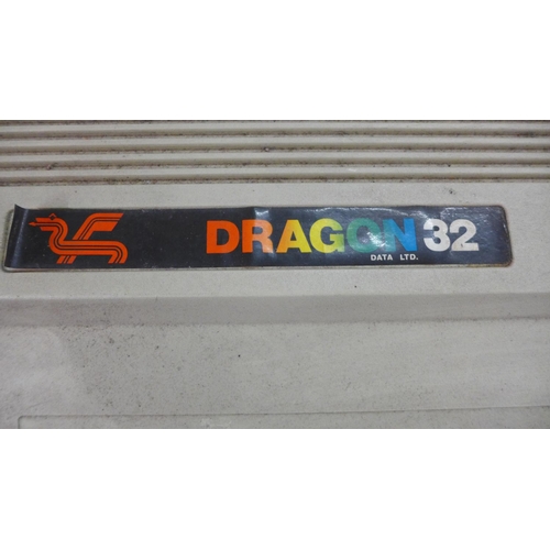 2183 - Dragon 32 vintage computer