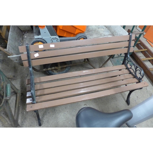 2343 - Metal & wooden garden bench