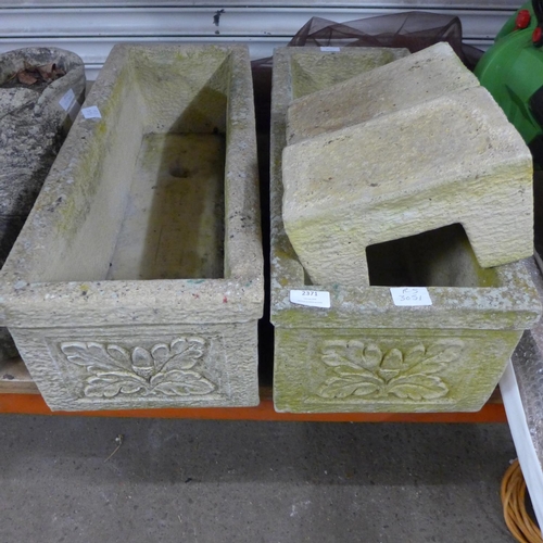 2371 - 2 Concrete garden planters