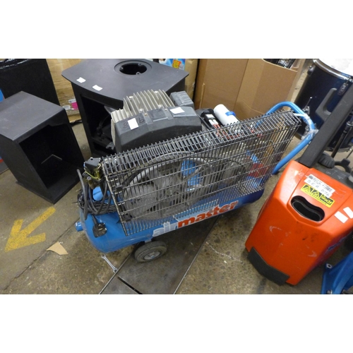 2398 - Clarke Air Master compressor - MM9158 - sold as scrap * This lot is subject to VAT