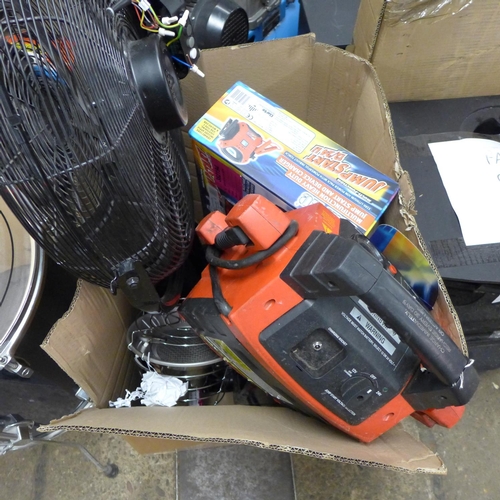 2417 - Clarke welder, 2 Clarke jump starts, gas heater and pedestal fan - MM9137 - sold as scrap * This lot... 