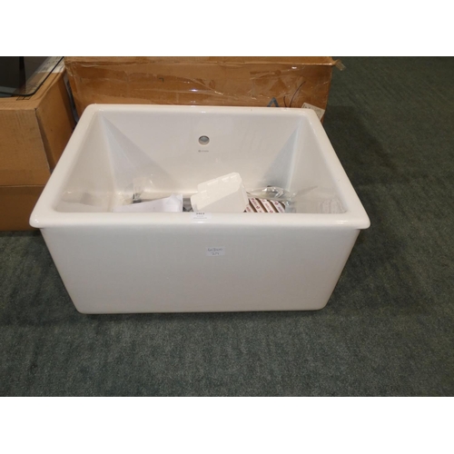 3998 - A Caple white Belfast sink with accessories (62x48cm)