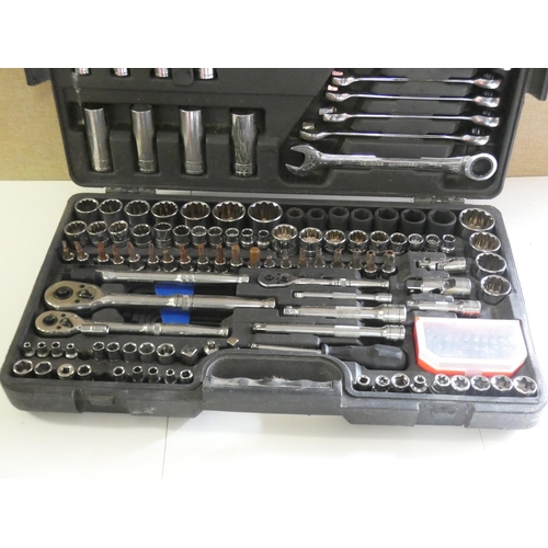 2096 - Halfords Advanced Socket Set - unused