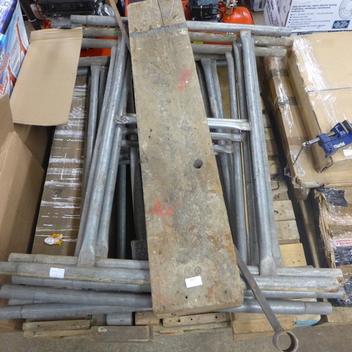 2421 - Steel tube scaffold tower with boards - scrap * this lot is subject to VAT