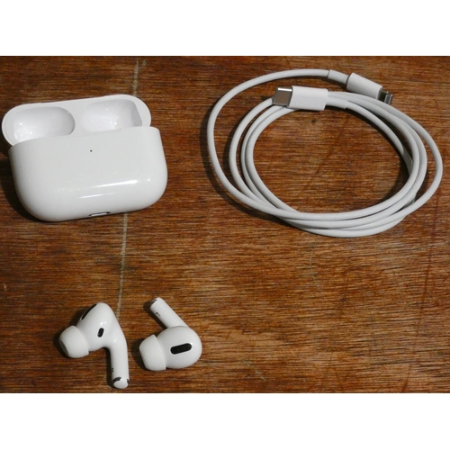 3086 - Apple Airpods Pro, Rrp £189.99 + Vat          (213-55) * This lot is subject to VAT