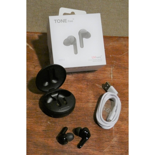 3095 - LG Wireless Earbuds       (213-607) * This Lot Is Subject To Vat