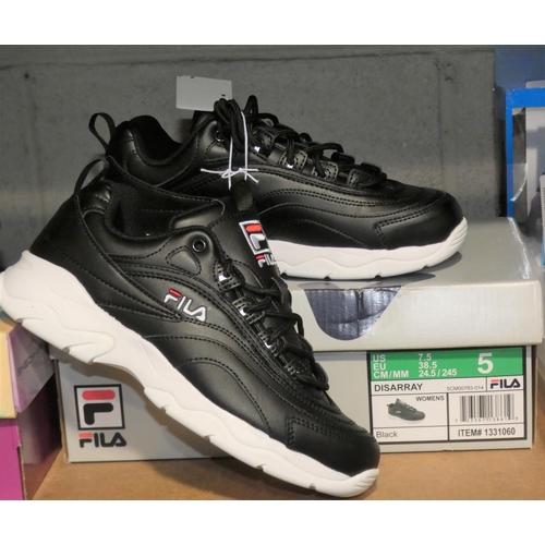 3149 - Fila Disarray Trainer (size UK 5)    (213-477) * This Lot Is Subject To Vat