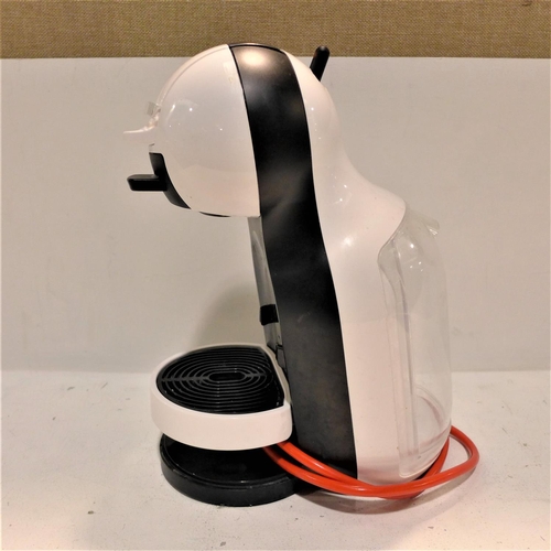 3269 - White Dolce Gusto coffee machine (213) * This lot is subject to VAT