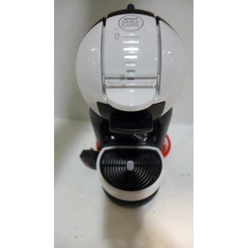 3269 - White Dolce Gusto coffee machine (213) * This lot is subject to VAT