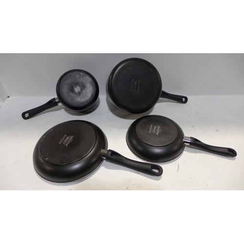 3271 - Greenpan Velvet Cookware pans - one lid doesn't fit  (213-229) * This Lot Is Subject To Vat