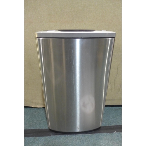 3289 - 80L motion sensor Bin (213-239) * This Lot Is Subject To Vat