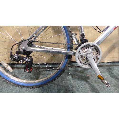 3358 - Salcano NG600 front suspension MTB