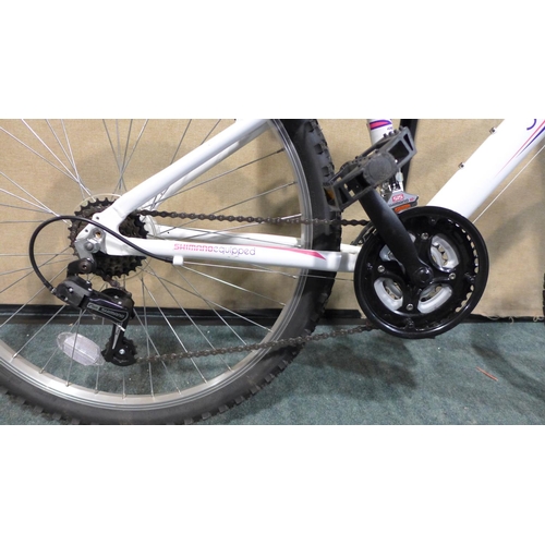 3360 - Lady's Apollo Jewel front suspension MTB