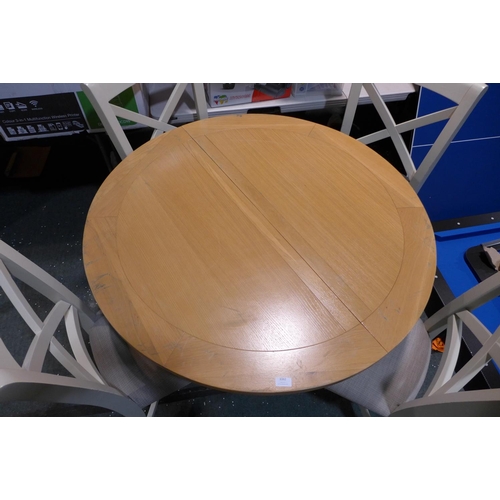 3362 - Extending Round Table And Four Chairs - damaged/marked , Rrp £708.33 + Vat (213-12) * This Lot Is Su... 