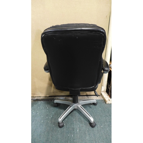 3380 - Student's Bonded Leather Chair - arms worn (213-4) * This Lot Is Subject To Vat