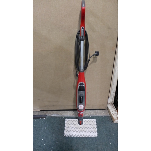 3392 - Shark Steam Mop (Model No:- S6003Ukco), Rrp £109.99 + Vat      (213-8) * This Lot Is Subject To Vat