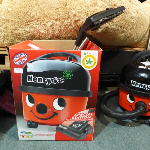 3397 - Henry Micro Hi-Flo Vacuum Cleaner, Rrp £119.99 + Vat (213-40) * This Lot Is Subject To Vat