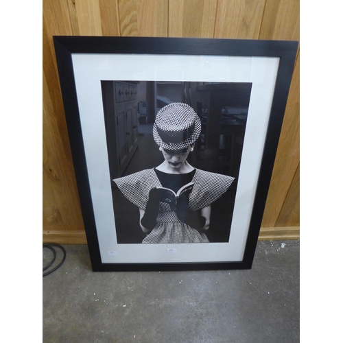 1600 - A Time Life framed print, Wide Shoulder Fashion 1959, 88 x 68 (PPFPPR40469G44)   #