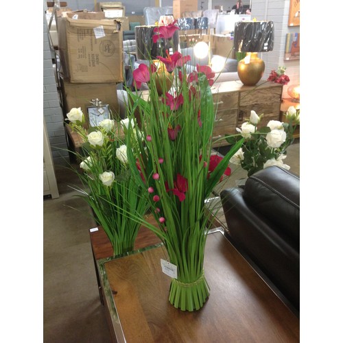 1572 - A 70cm sheaf of pink flowers (2380509)   #