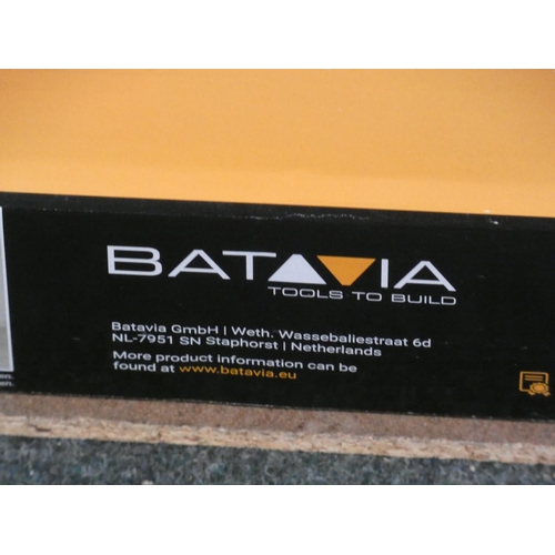 3027 - Batavia Giraffe Air Ladder (3.27M)  (214-149) * This Lot Is Subject To Vat