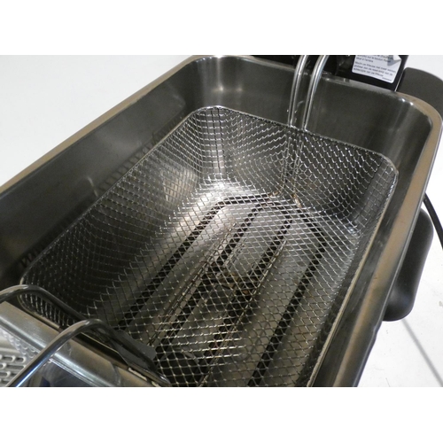 3030 - Tefal 3.5l Fryer                (214-123) * This Lot Is Subject To Vat