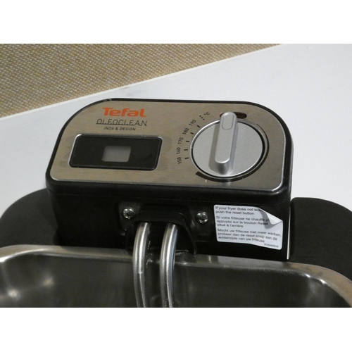 3030 - Tefal 3.5l Fryer                (214-123) * This Lot Is Subject To Vat