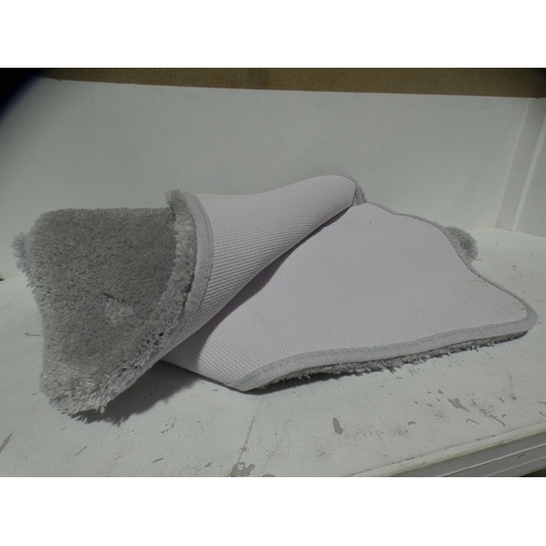 3014 - Paramount Grey Bath Mat (24Cm X 36Cm) (215-562) * This lot is subject to VAT