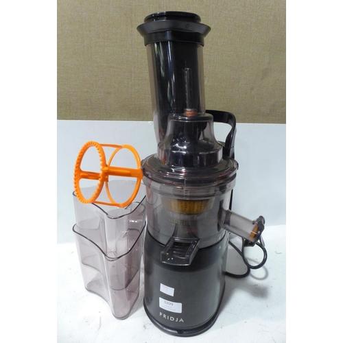 3209 - Fridja Black Powerful Masticating Juicer, Rrp £112.41 + Vat (215-343) * This lot is subject to VAT