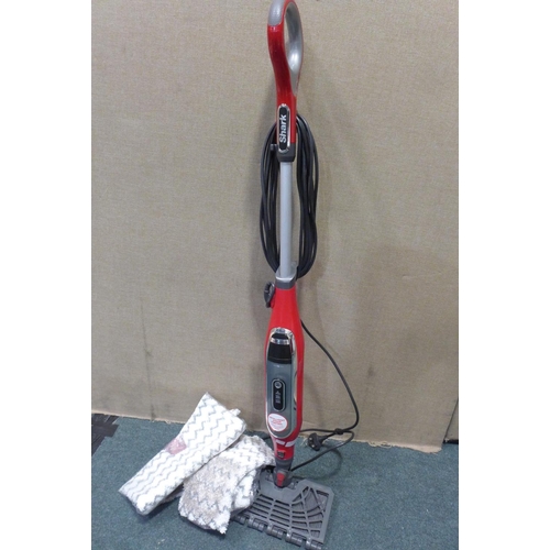 3213 - Shark Steam Mop, Rrp £109.99 + Vat   (215-257) * This lot is subject to VAT