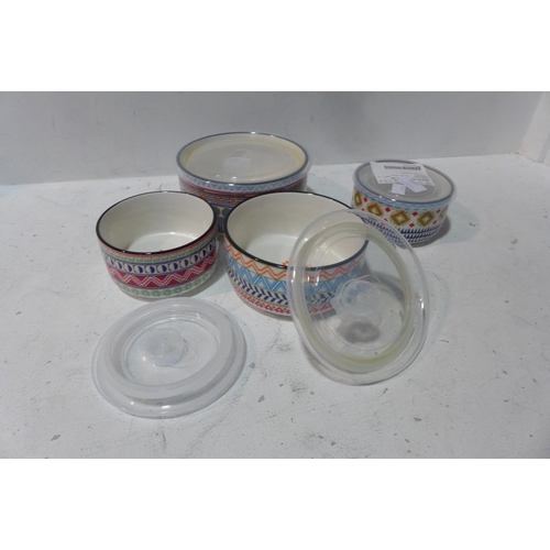 3227 - Four Assorted Bowls With Lids (215-261) * This lot is subject to VAT