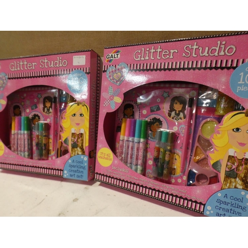 3506 - 2 Galt Glitter Studio Sets