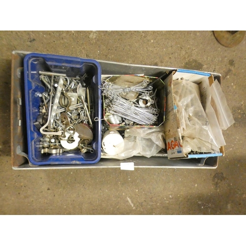 2099 - Qty. of metal clips/clamps/brackets, etc.