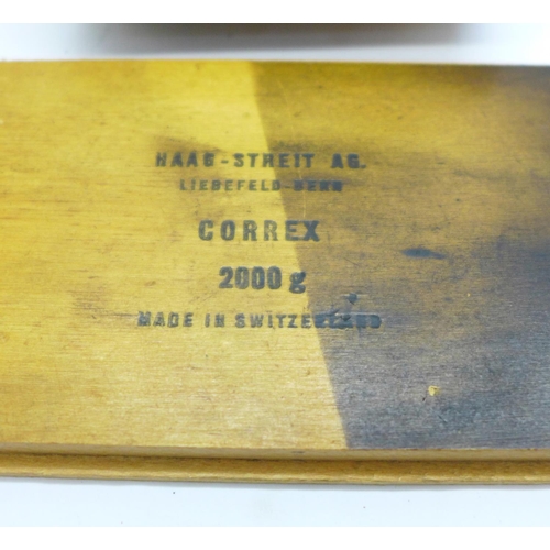 695 - A Swiss made dynamometer, marked Correx, Haag-Streit, Bern; Zeiger Night, Schnellen Lassen, 2000 Gra... 