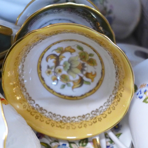 718 - Four Elizabethan Staffordshire cups and saucers, Aynsley Cottage Garden mugs, plates, Wild Tudor vas... 